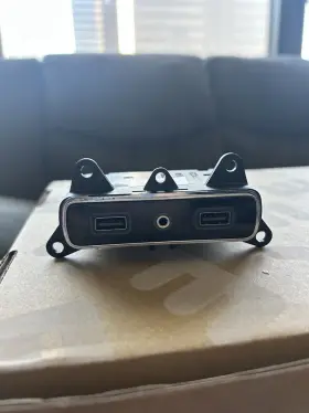 6832366ad Mopar 2018 Jeep Grand Cherokee Usb Hub